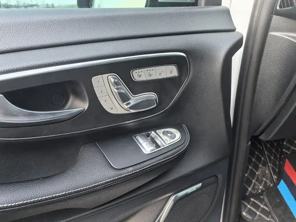 MERCEDES-BENZ V CLASS