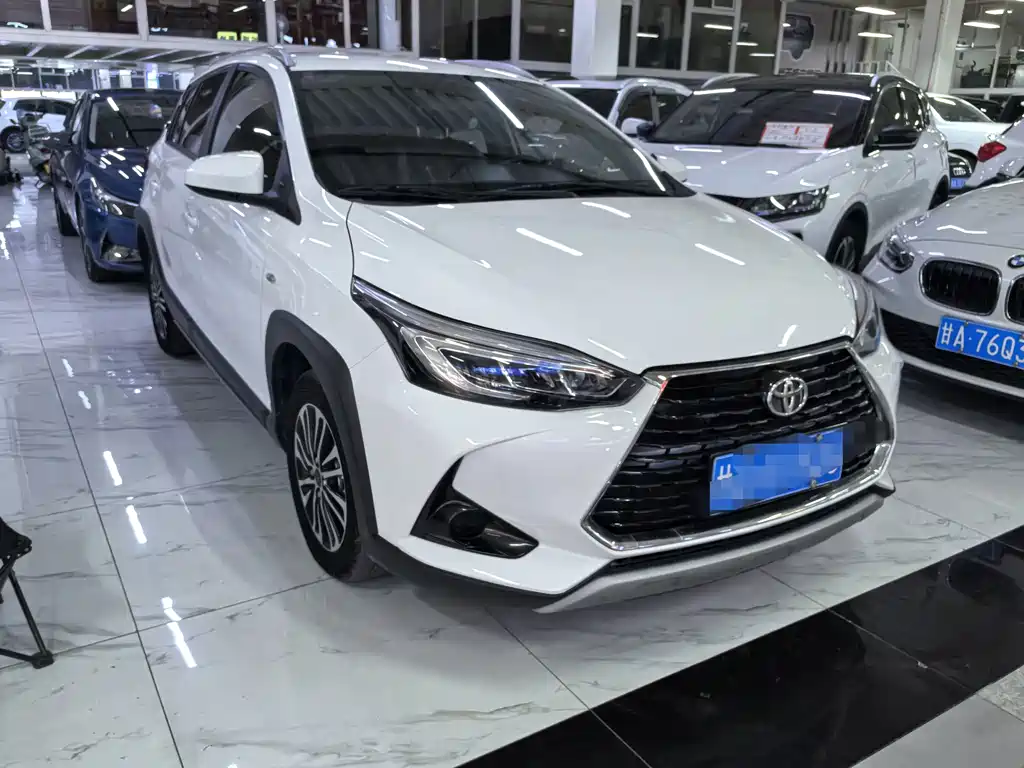 Toyota Yaris L — миниатюра 3