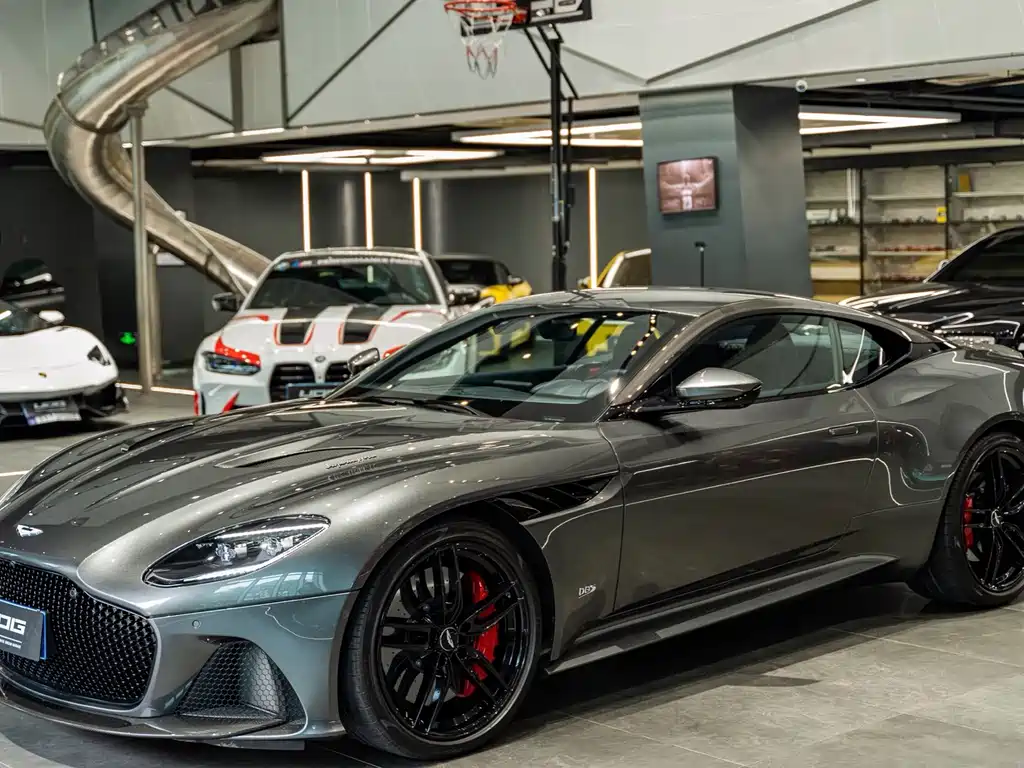 Aston Martin DBS