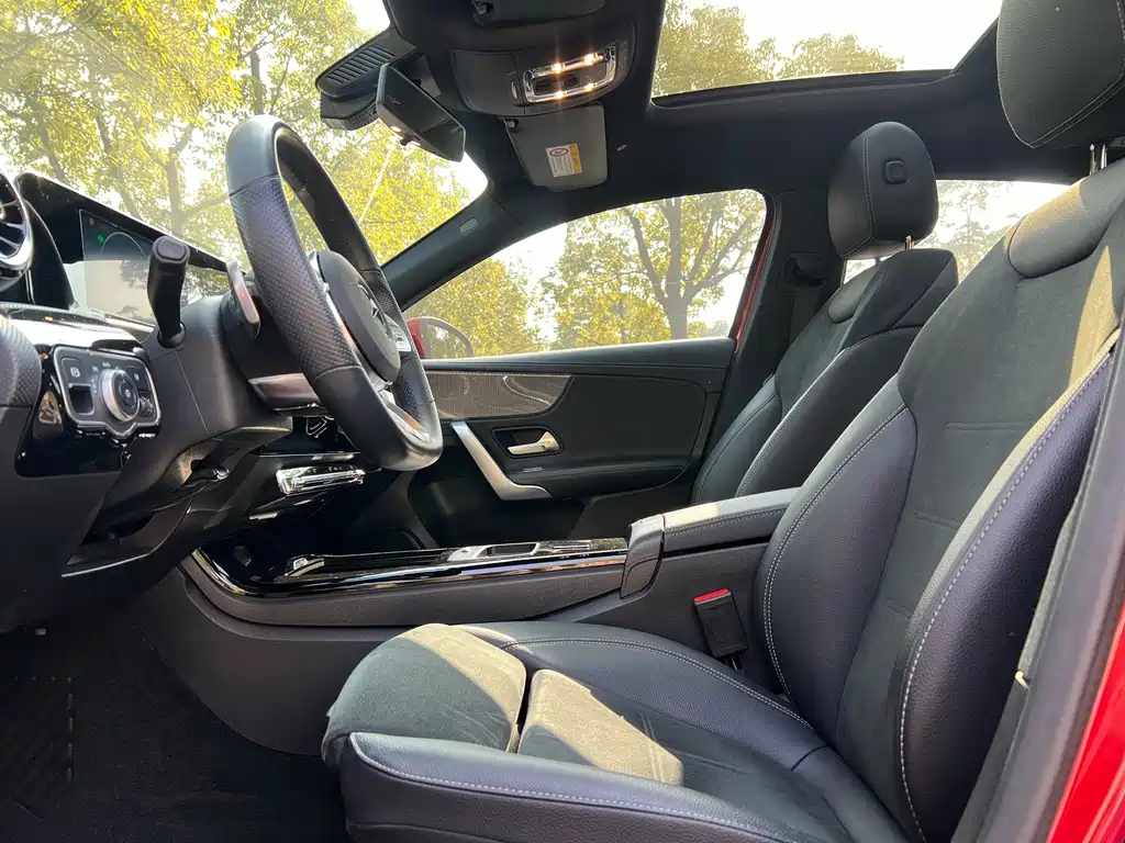 Mercedes-Benz A-Class — миниатюра 10