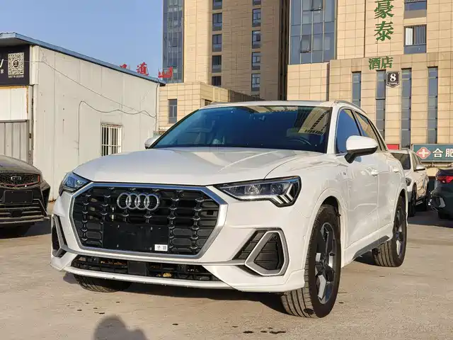 AUDI Q3 2021