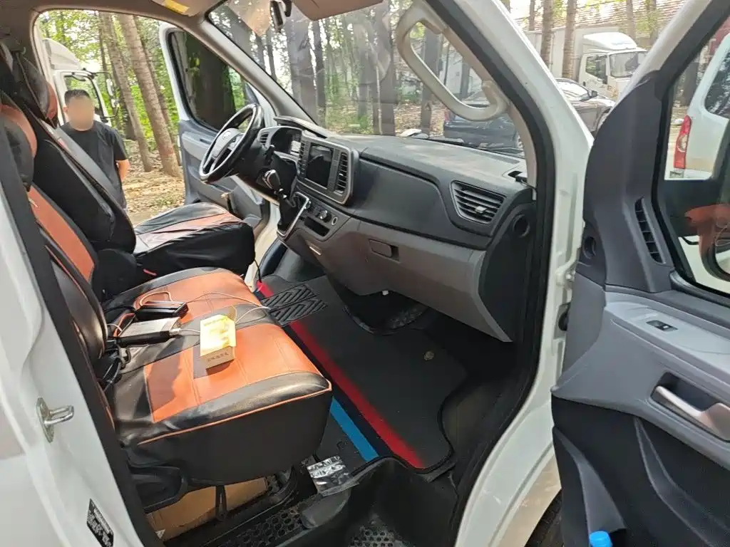 MAXUS V80 — миниатюра 18
