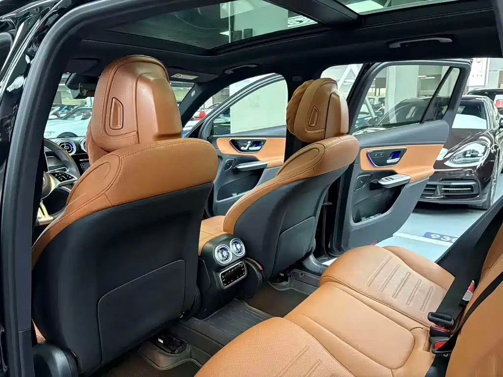 Mercedes-Benz GLC 2024 GLC 260 L 4MATIC 5 мест