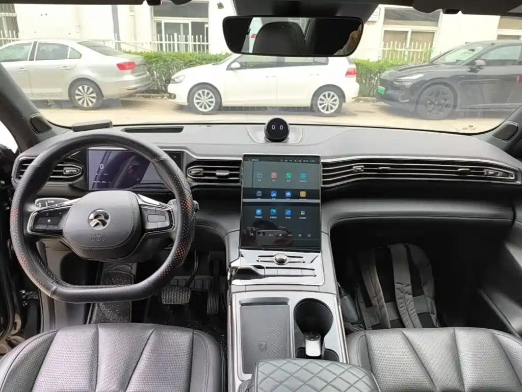 NIO ES8 2020 450KM мест