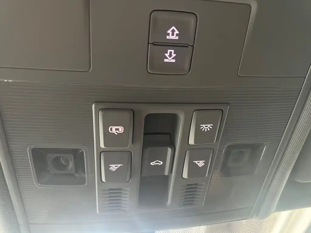 Volkswagen Tiguan L — миниатюра 12