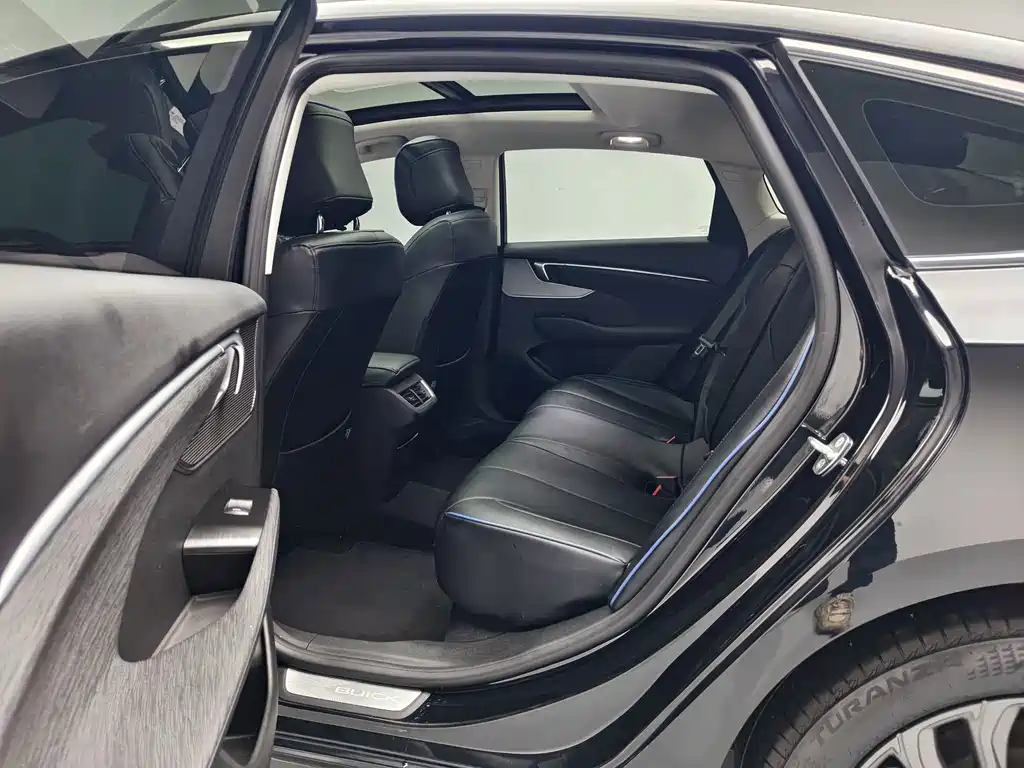 Buick LaCrosse — миниатюра 10
