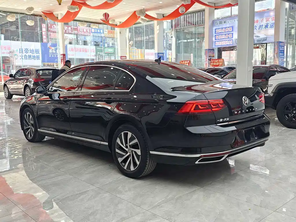 VOLKSWAGEN MAGOTAN GTE PLUG IN HYBRID