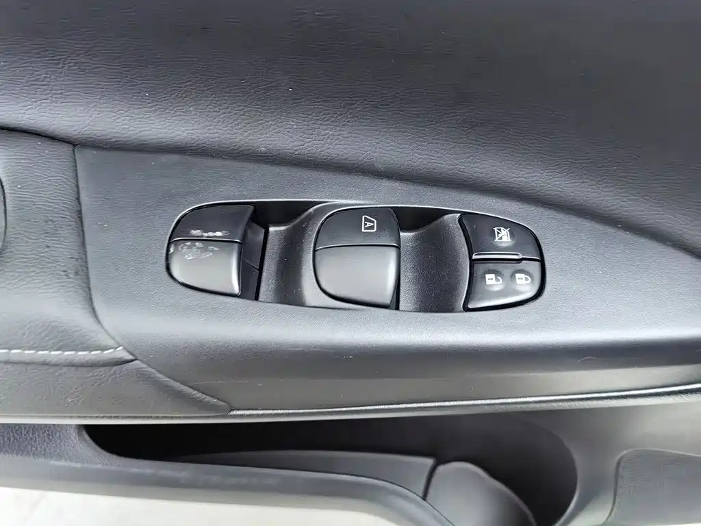 Nissan Sylphy — миниатюра 9