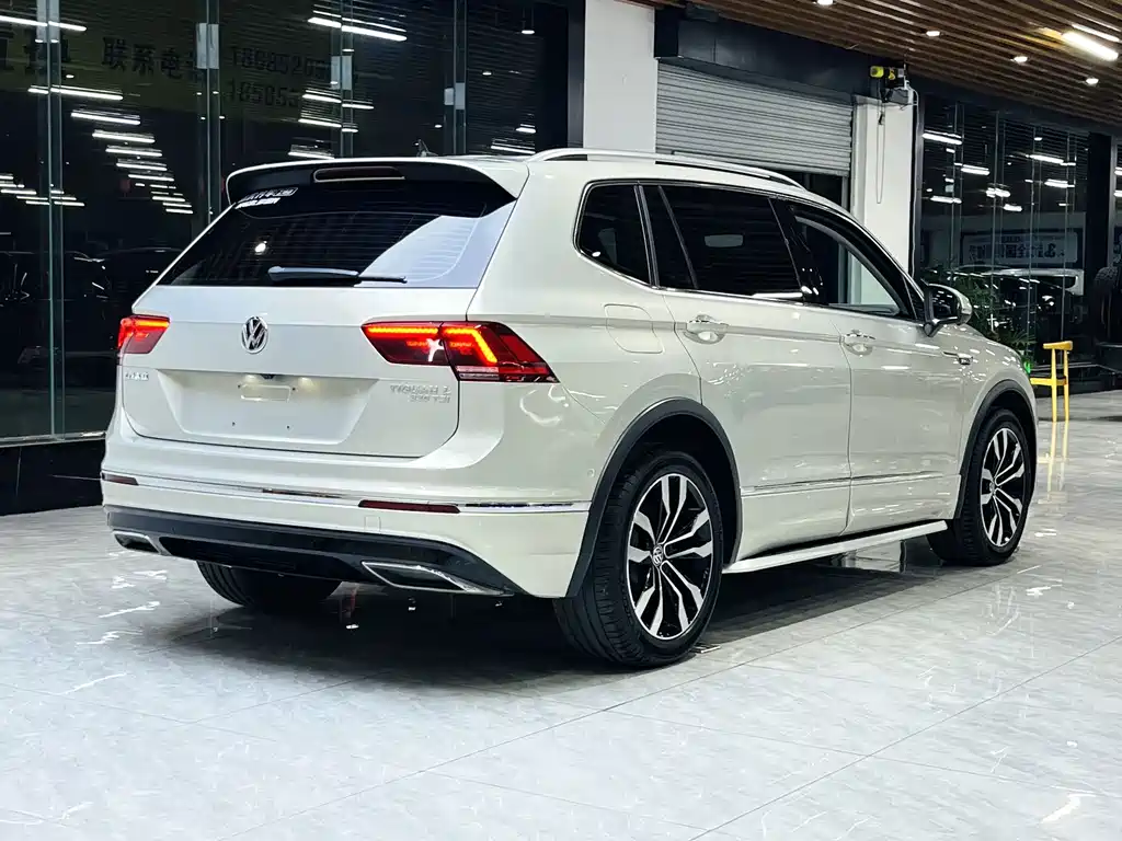 Volkswagen Tiguan L — миниатюра 16
