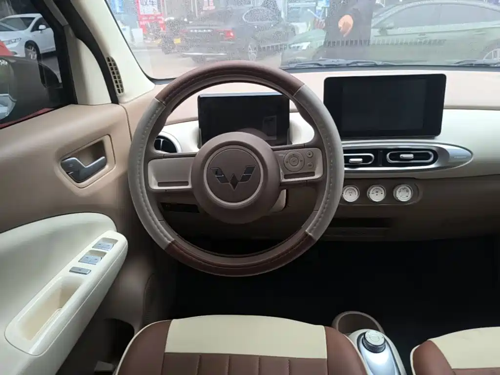Wuling MINIEV — миниатюра 11
