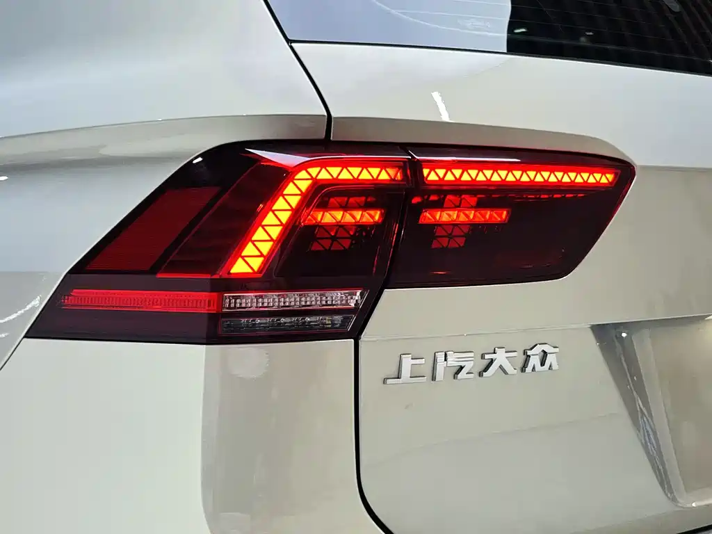 Volkswagen Tiguan L — миниатюра 19