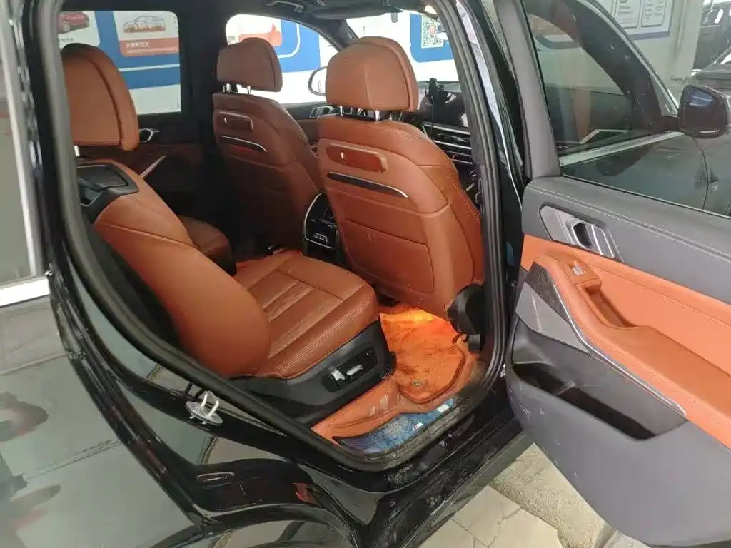 BMW X7 — миниатюра 9