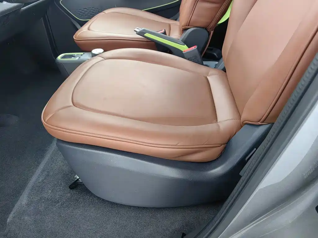 Baojun E100 — миниатюра 20