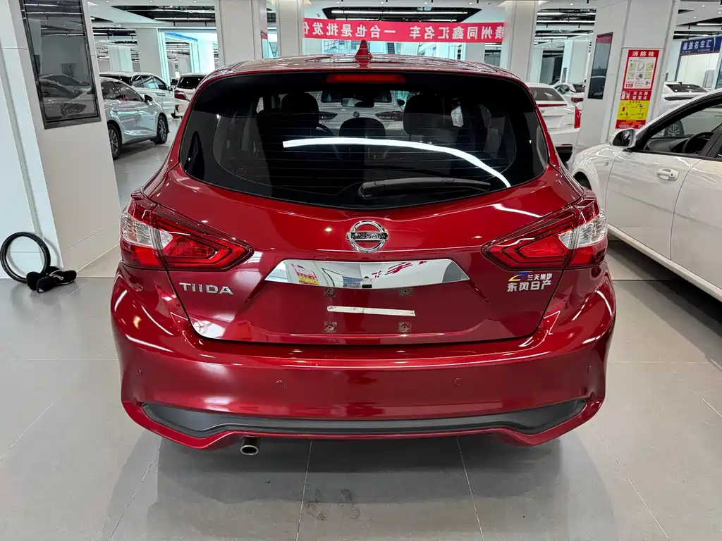 Nissan Tiida — миниатюра 6