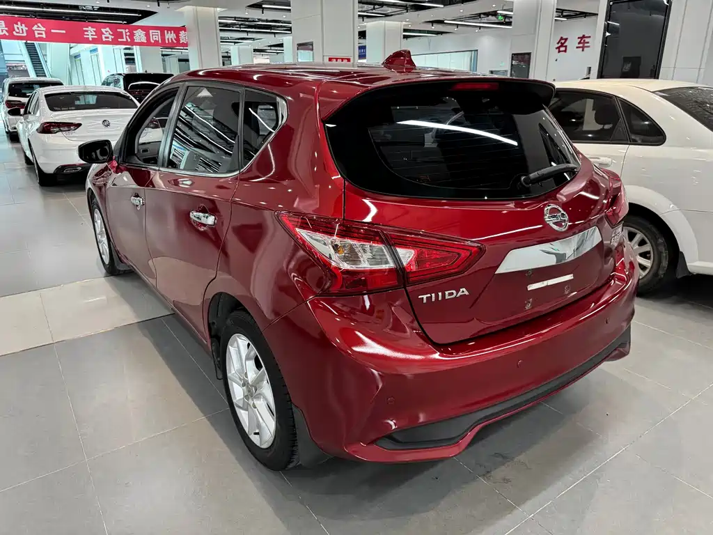 Nissan Tiida — миниатюра 5
