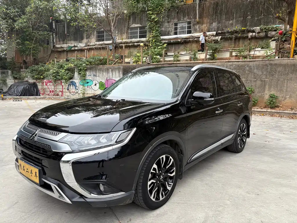 Mitsubishi Outlander — миниатюра 3