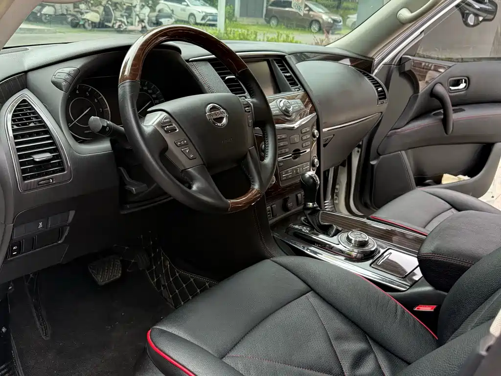 Nissan Patrol — миниатюра 5
