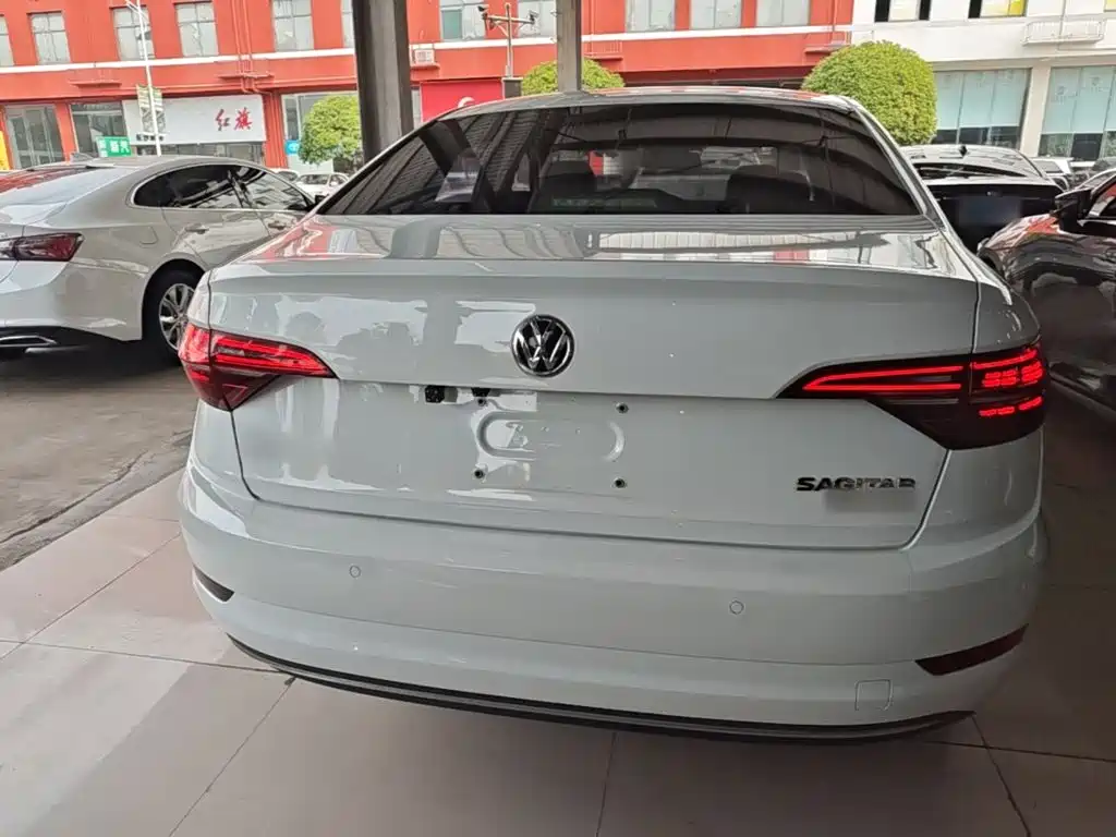 Volkswagen Sagitar — миниатюра 6