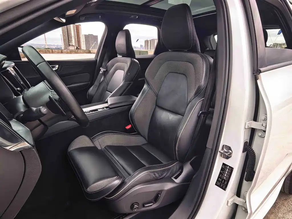 Volvo XC60 — миниатюра 20