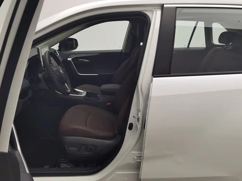 Toyota RAV4 — миниатюра 10