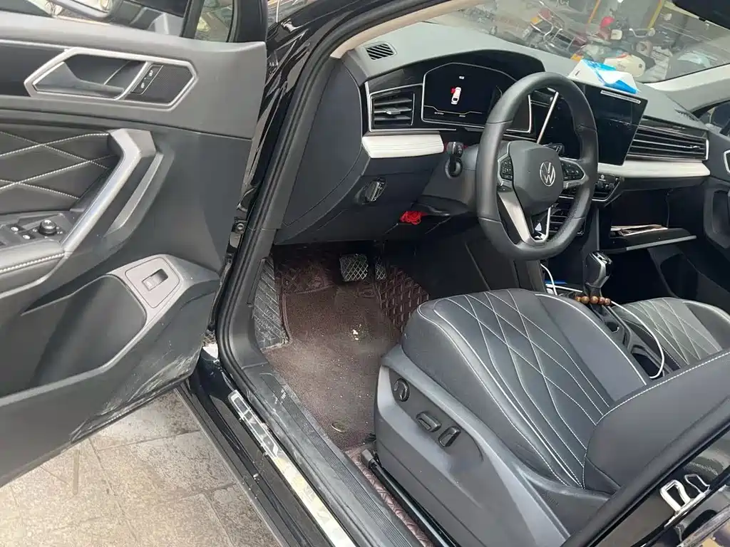 Volkswagen Tiguan L — миниатюра 2
