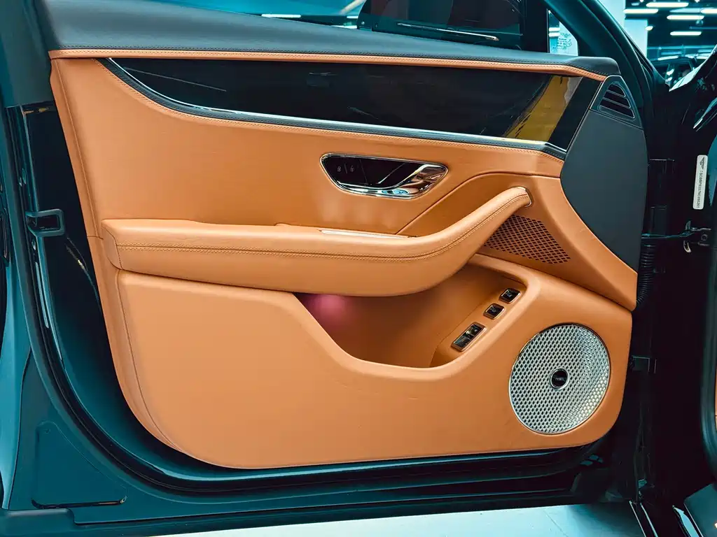 BENTLEY FLYING SPUR PLUG IN HYBRID