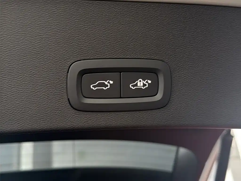 Volvo XC40 — миниатюра 15