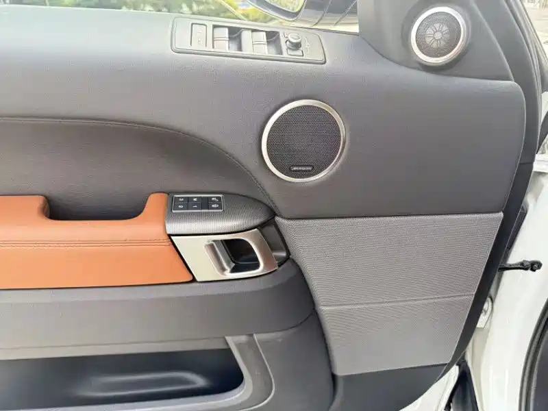 Land Rover Sport — миниатюра 6