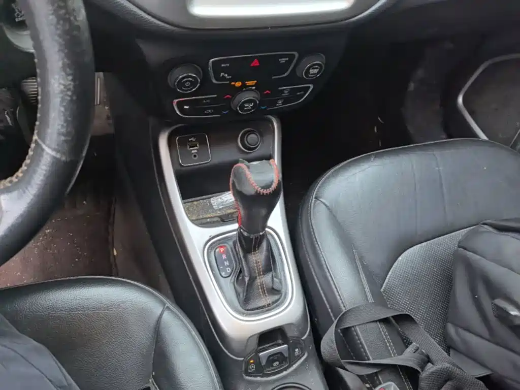 Jeep Compass — миниатюра 14