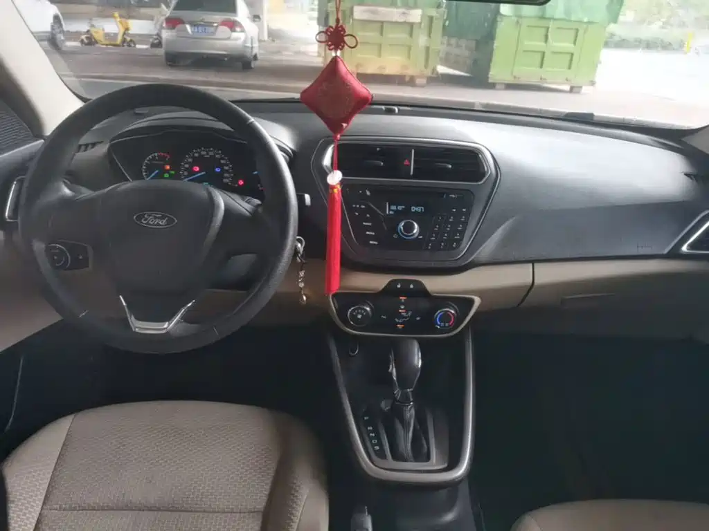 Ford Escort — миниатюра 10