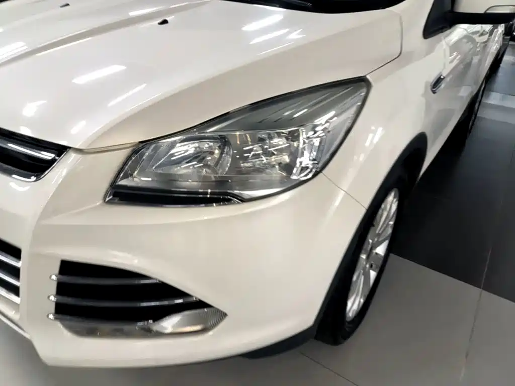 Ford Kuga — миниатюра 24