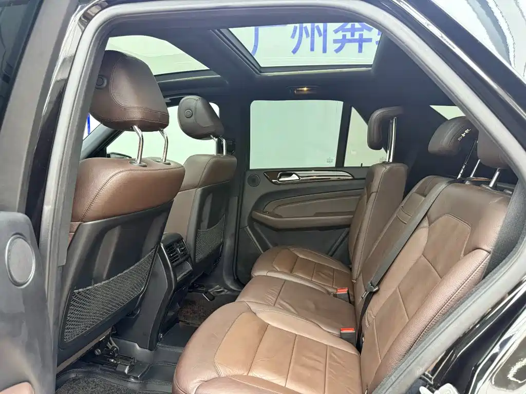 Mercedes-Benz M-Class — миниатюра 10
