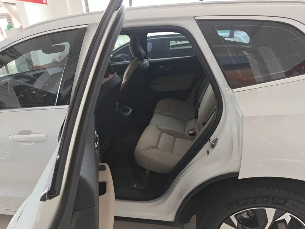 Volvo XC60 — миниатюра 13
