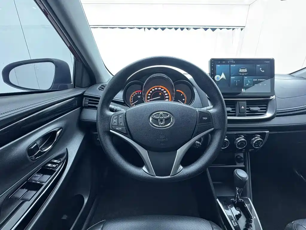Toyota Yaris L — миниатюра 13