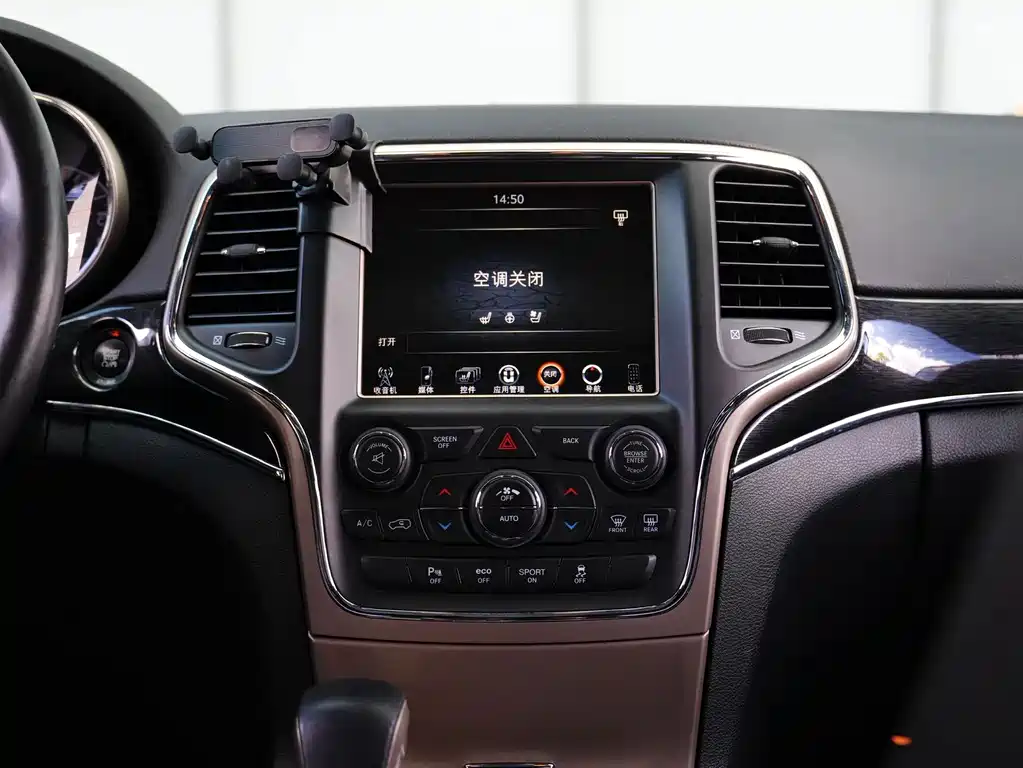 Jeep Grand Cherokee (Import) — миниатюра 11