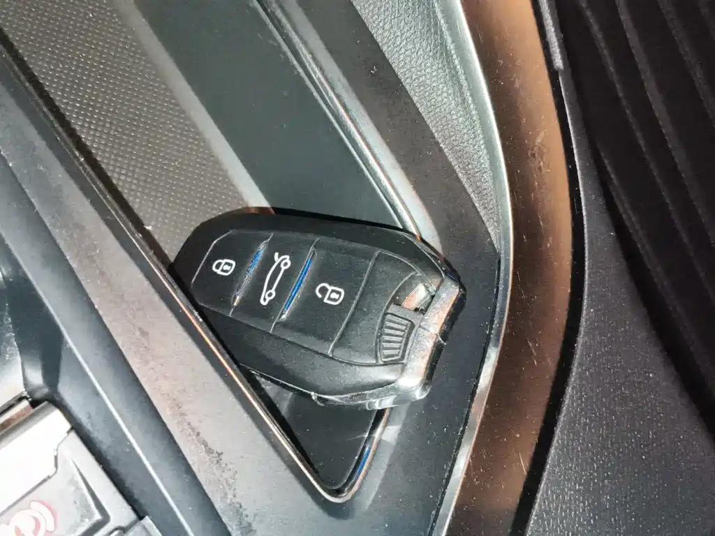 Peugeot 4008 — миниатюра 12