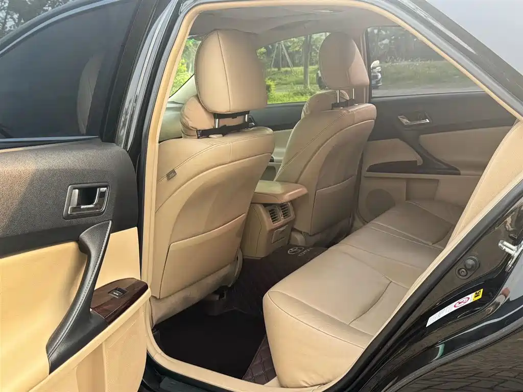 Toyota Reiz 2010 2.5V
