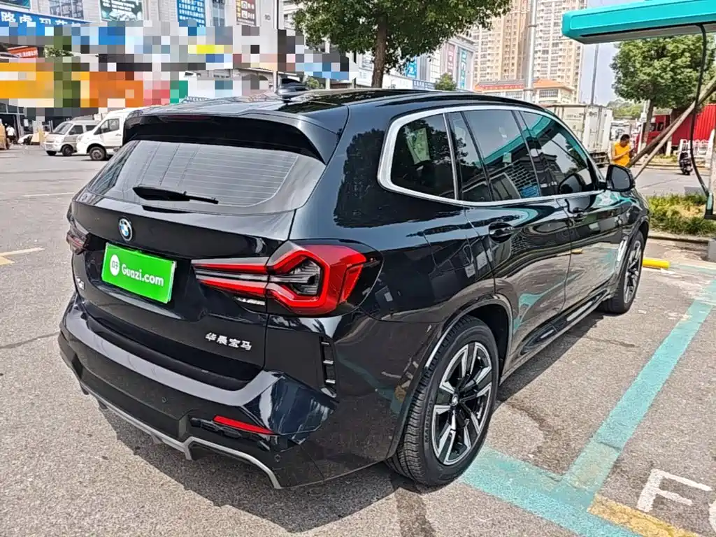 BMW iX3 — миниатюра 7