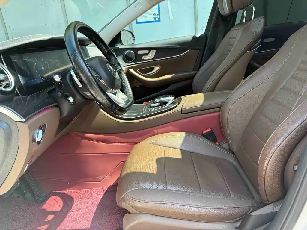 Mercedes-Benz E-Class — миниатюра 3