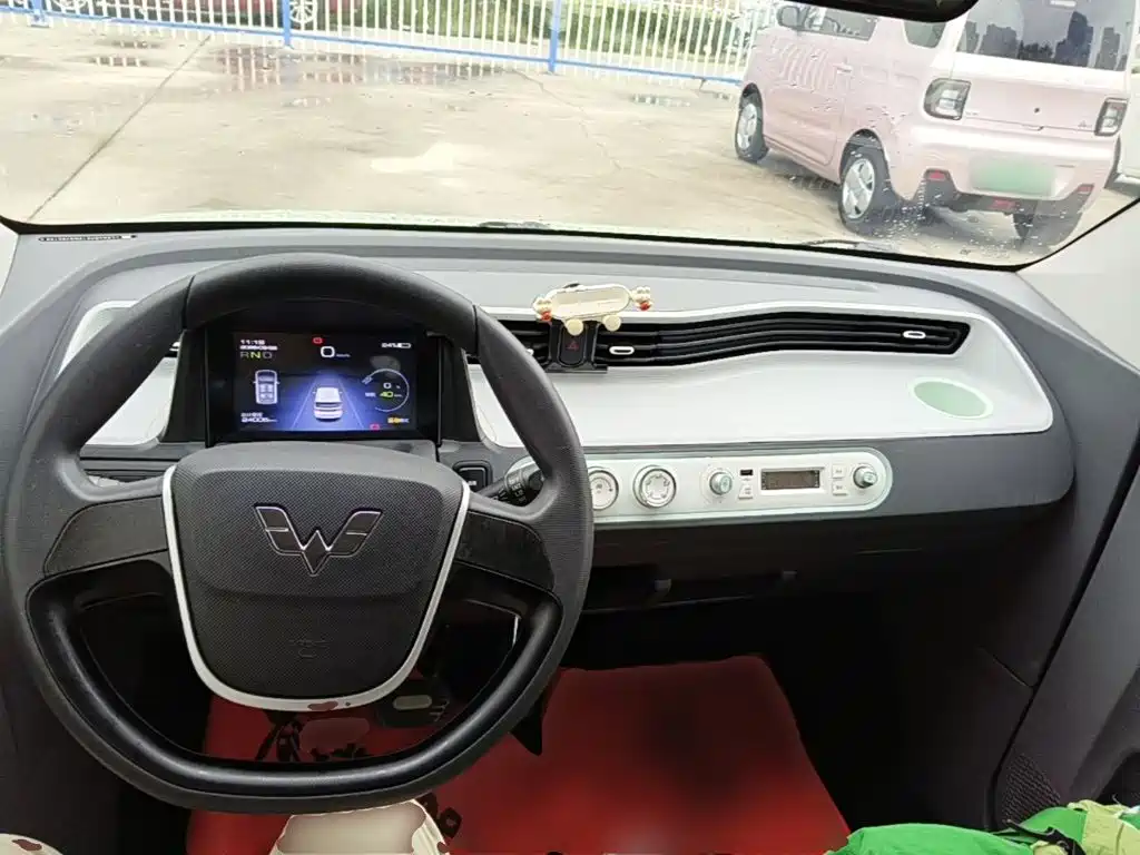 Wuling MINIEV — миниатюра 10