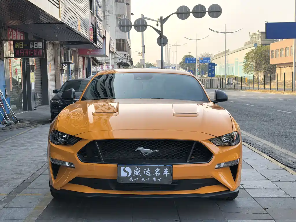 FORD MUSTANG