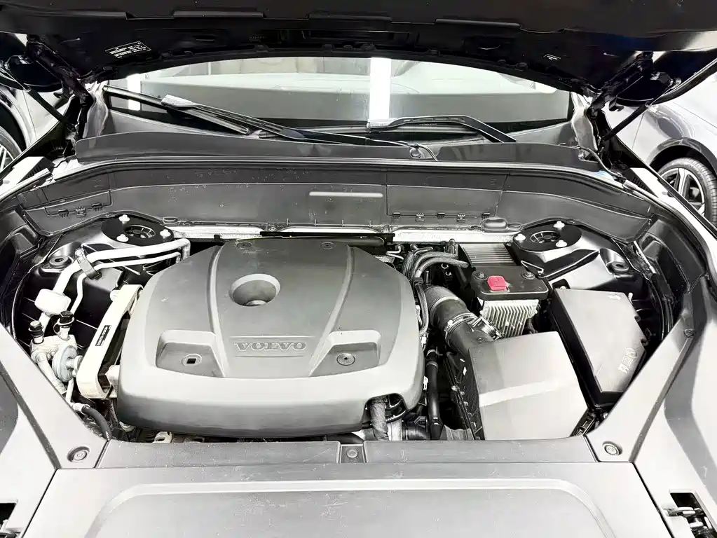 Volvo XC90 — миниатюра 23