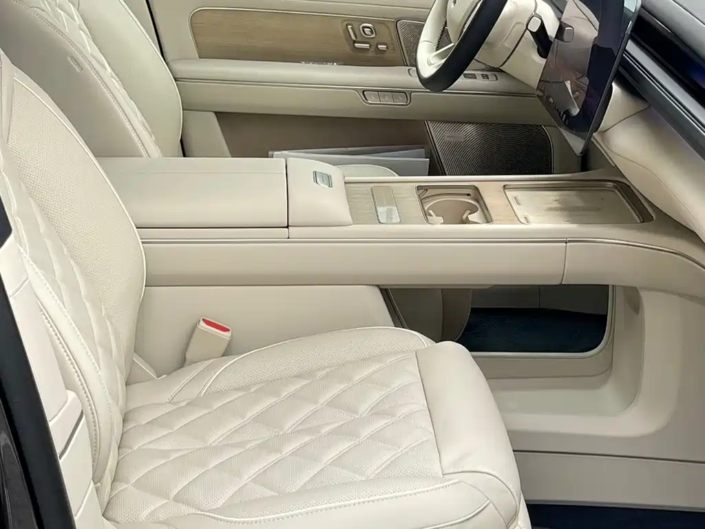 NIO ES8 2026 мест Executive Luxury