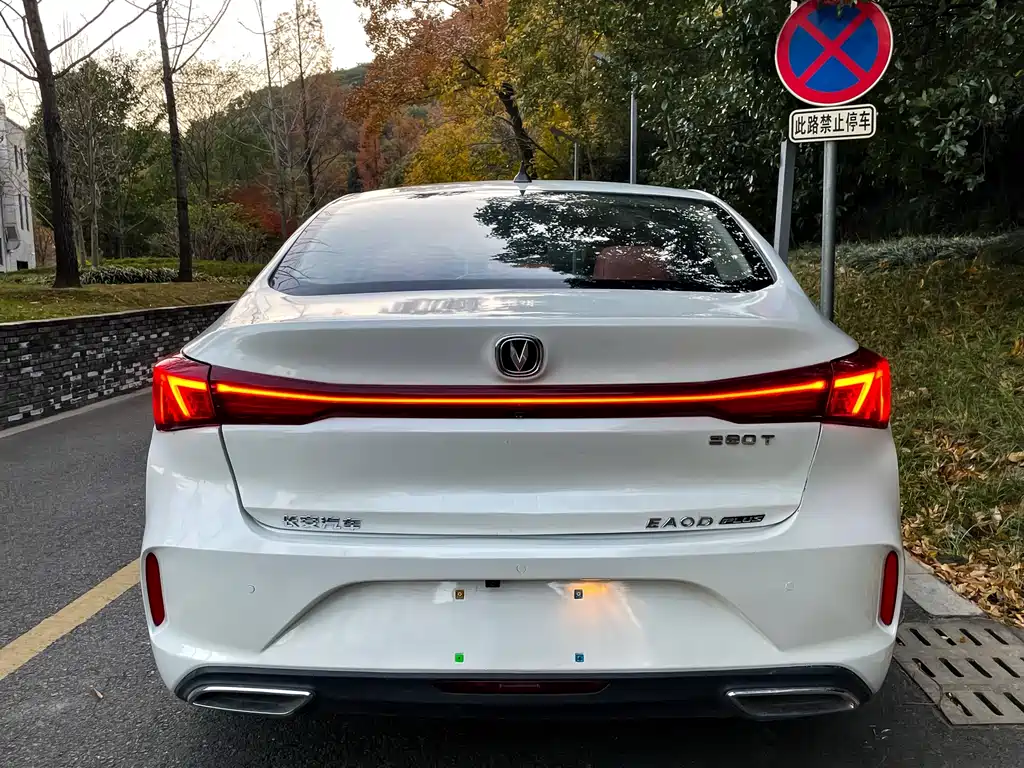 Changan Eado — миниатюра 5
