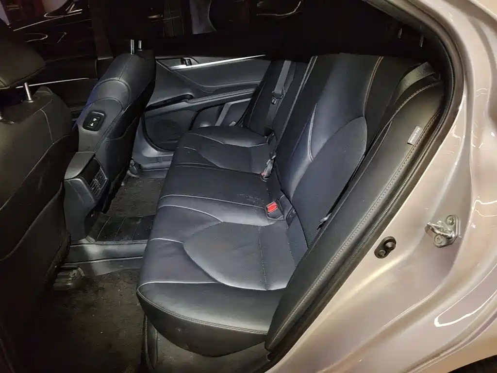 Toyota Camry — миниатюра 17