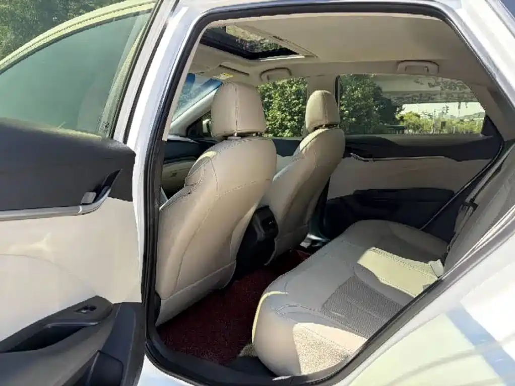 Buick Excelle — миниатюра 9