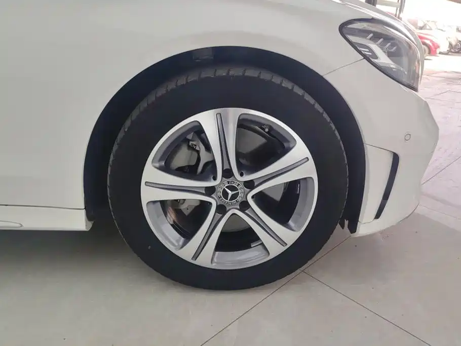 Mercedes-Benz C-Class — миниатюра 6