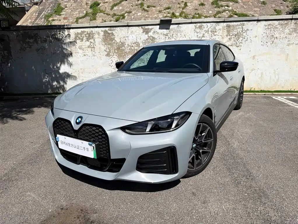 BMW i4
