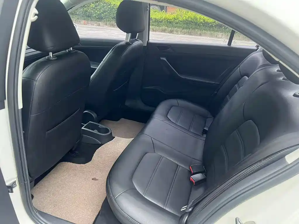 Volkswagen Jetta 1.4L Manual Fashion Type, фото 9