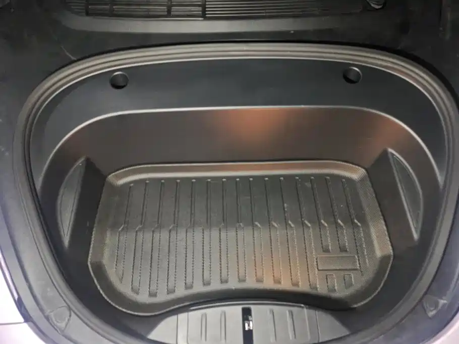 Tesla Model 3 — миниатюра 10